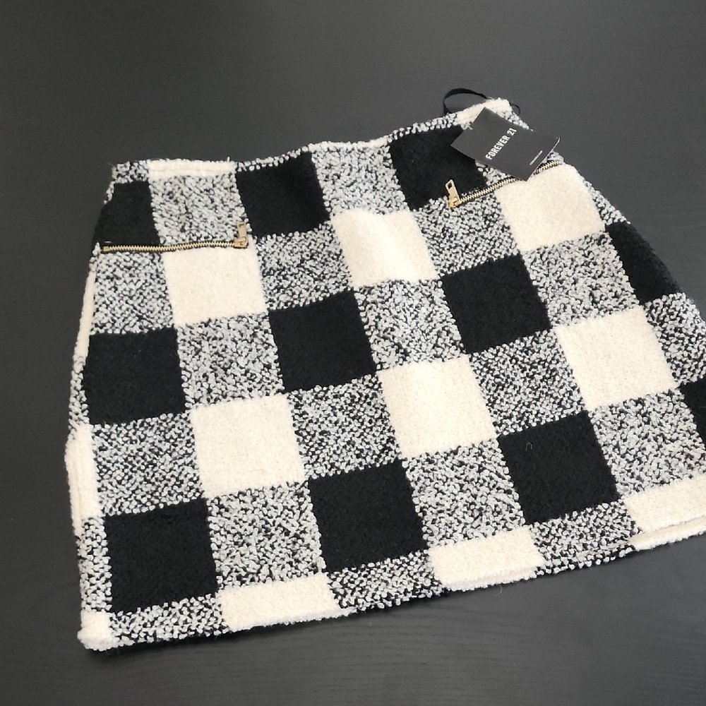 Forever 21 Black and White Mini Pencil Skirt